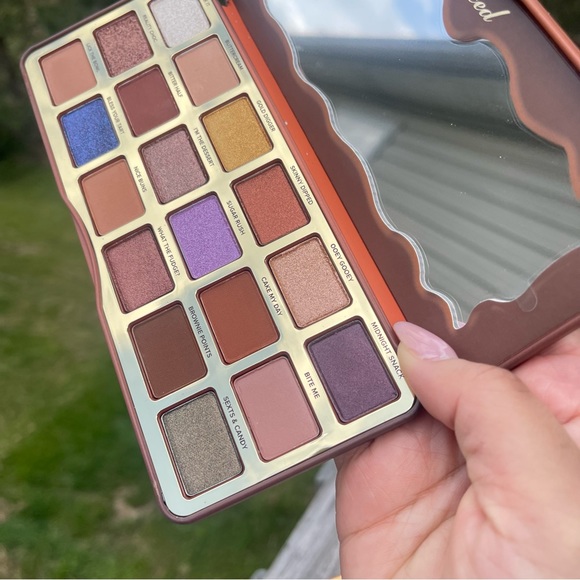 New! Too Faced Better Than Chocolate Palette Cocoa-Infused Eye Shadow 18… - Picture 6 of 7